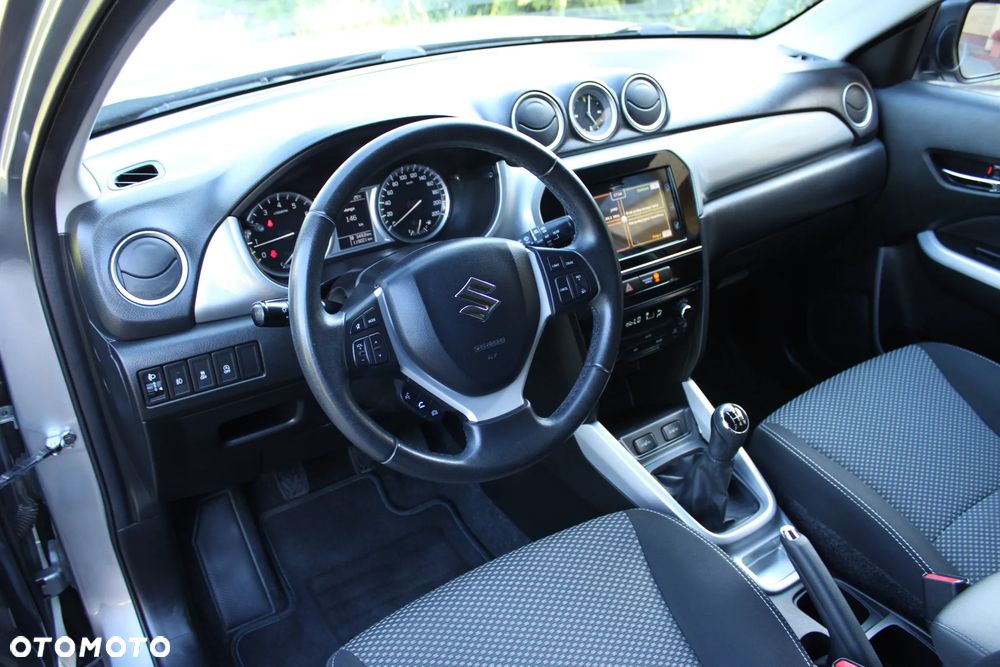 Suzuki Vitara 1.6 Premium 2WD - 16