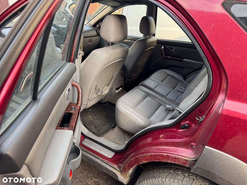 Kia Sorento - 4