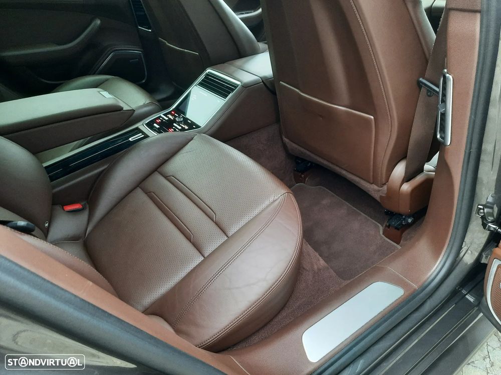 Porsche Panamera 4 E-Hybrid - 53