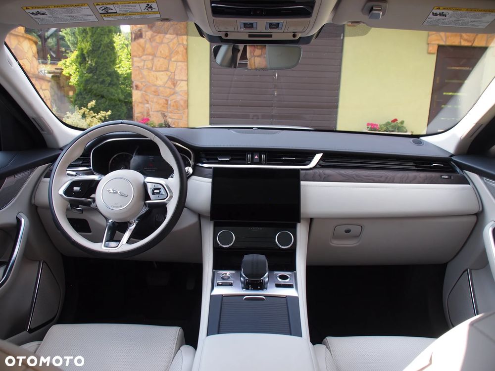 Jaguar F-Pace P250 AWD - 32