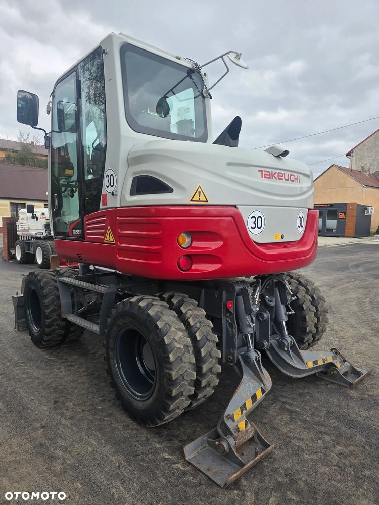 Takeuchi TB 295W Powertilt - 7