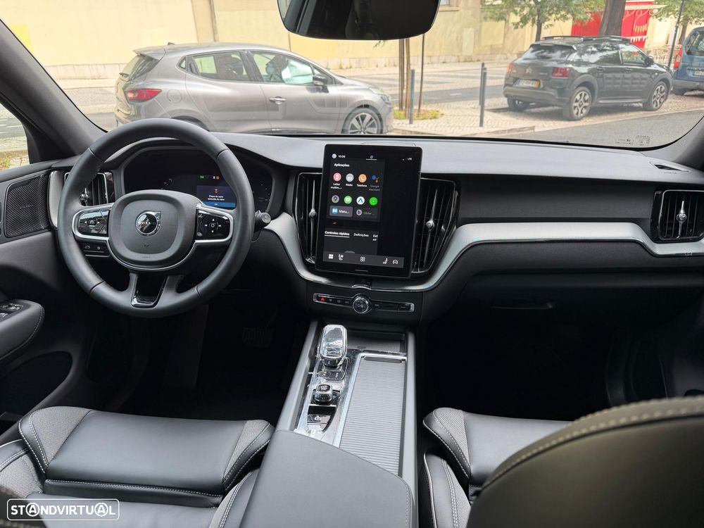 Volvo XC 60 T6 AWD Recharge Plus Black Edition - 18