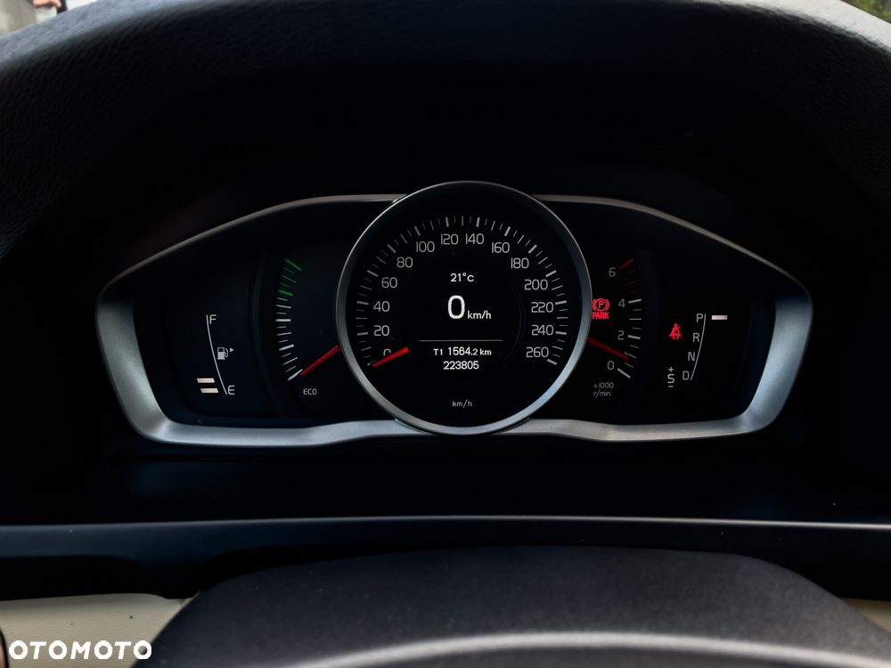 Volvo V60 D3 Momentum - 24