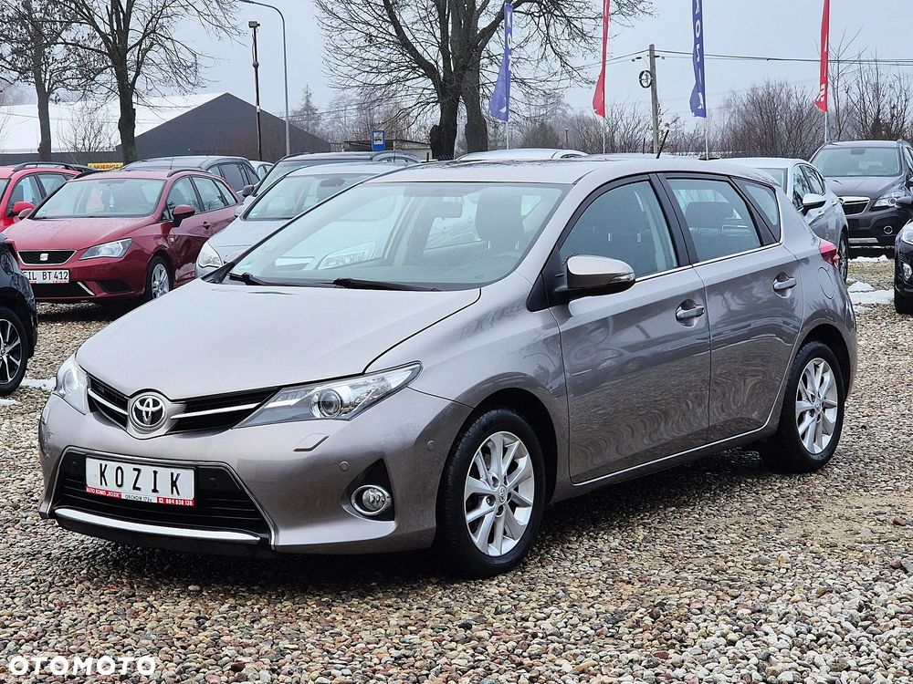 Toyota Auris 1.6 Executive - 2