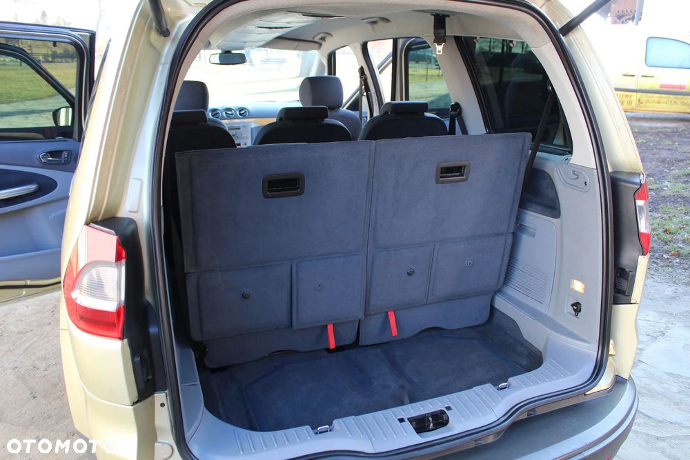 Ford Galaxy 1.8 TDCi Ghia - 19