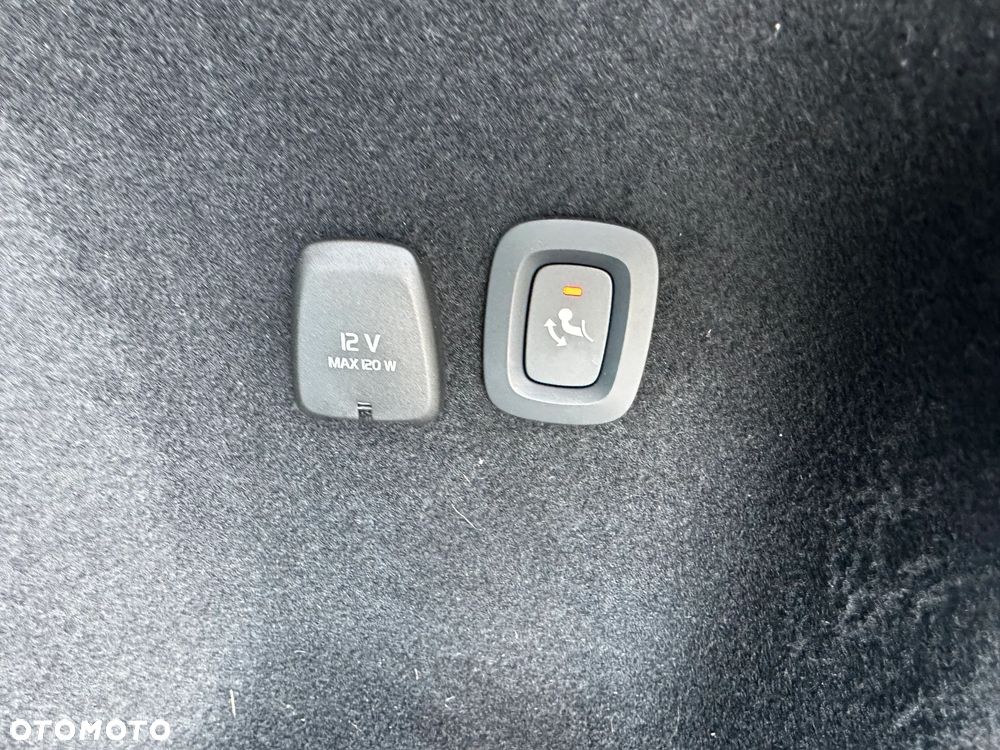 Volvo V60 T8 AWD Plug-In Hybrid Ultra Dark - 10