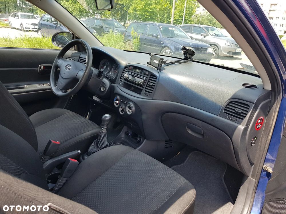 Hyundai Accent - 6
