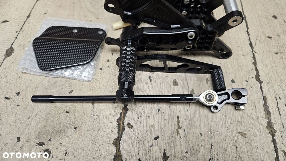 Regulowany zestaw podnóżków AS31GT Gilles Tooling Kawasaki Ninja ZX-10R - 7