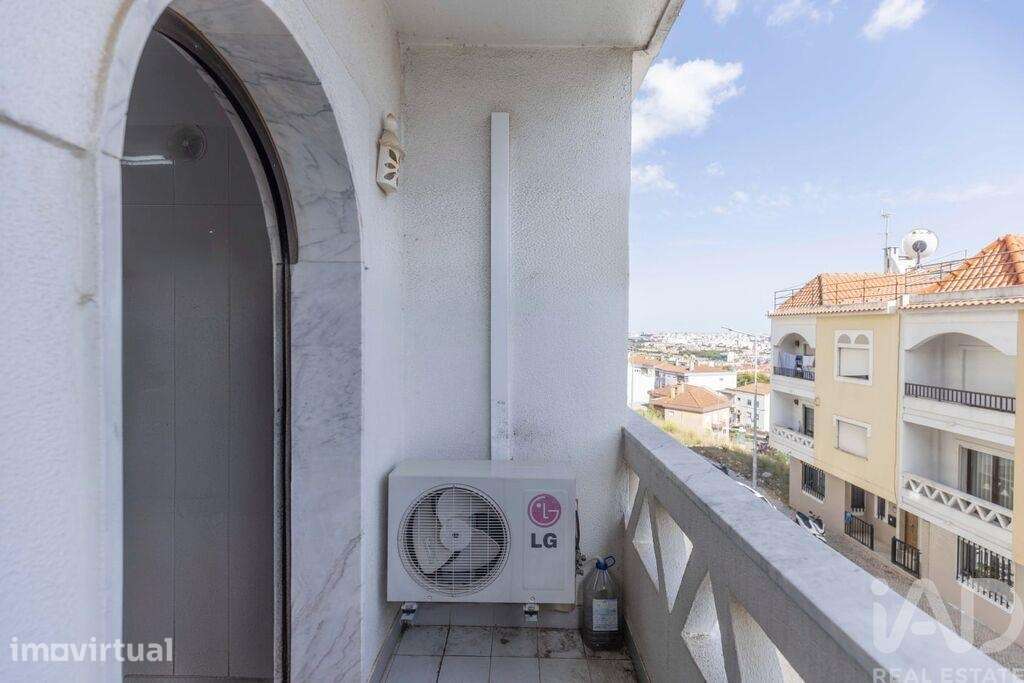 Apartamento T2 em Mina de Água de 95 m2 - Grande imagem: 3/23