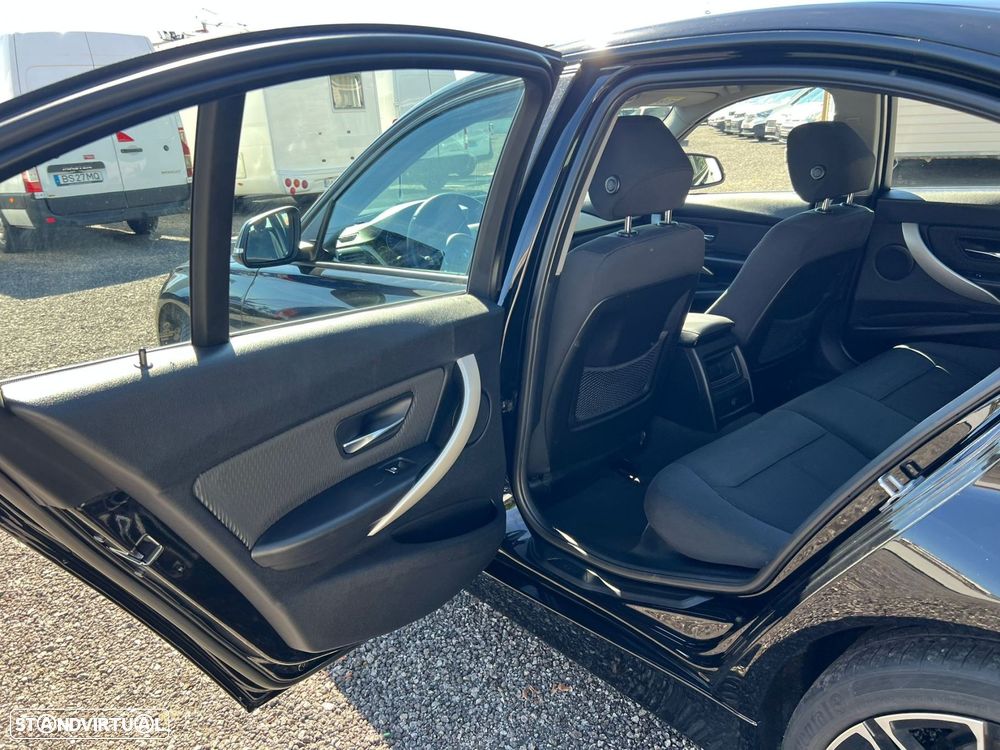 BMW 318 d - 15