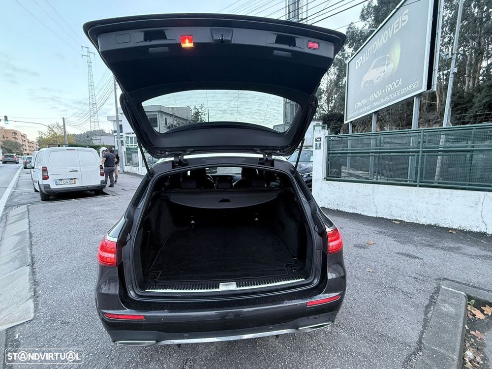 Mercedes-Benz E 220 d AMG Line - 34