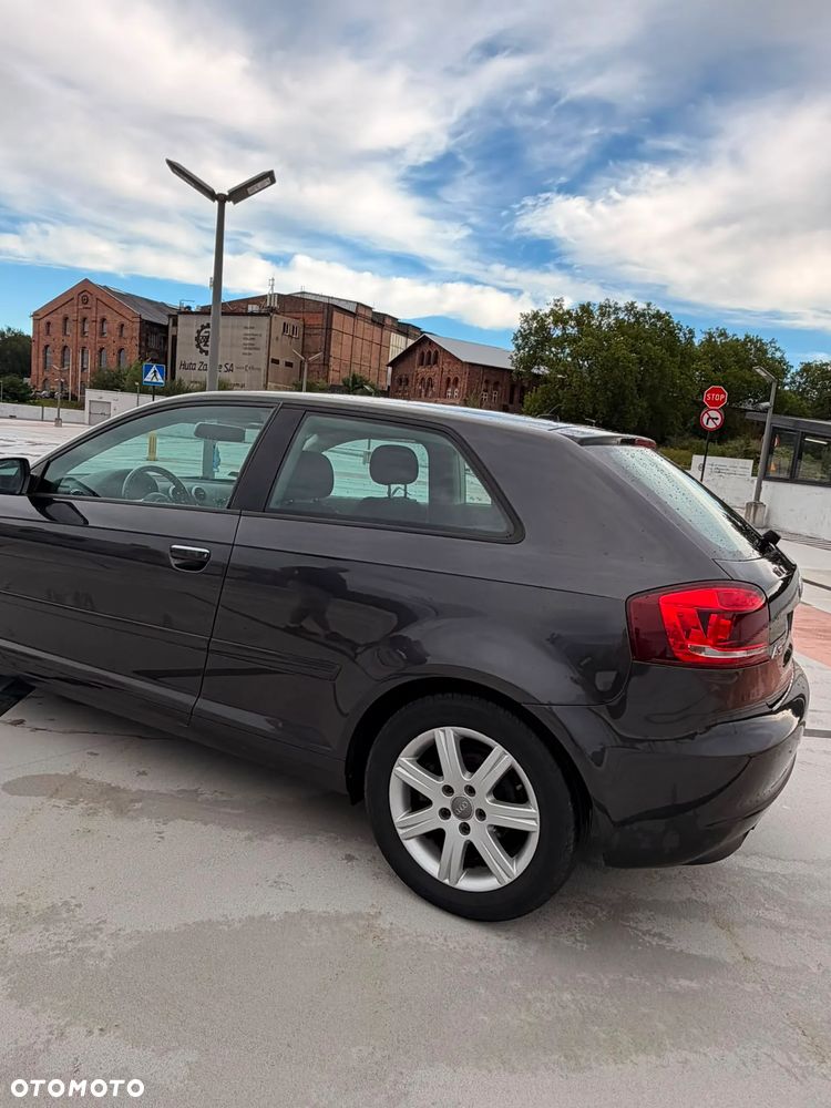 Audi A3 3-drzwiowe 1.6 TDI DPF Ambiente - 3