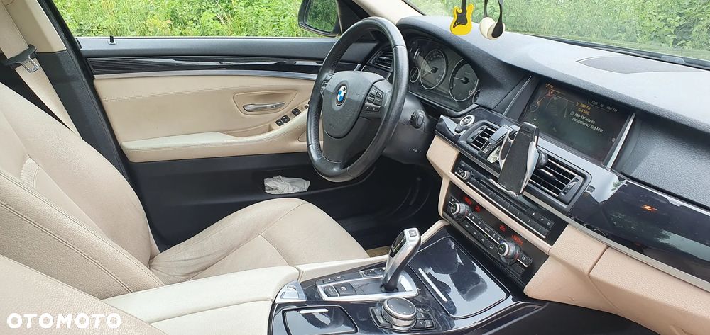 BMW Seria 5 520d xDrive - 4
