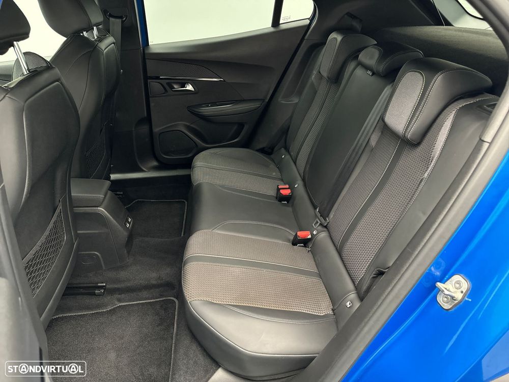 Peugeot 2008 1.2 PureTech GT EAT8 - 13
