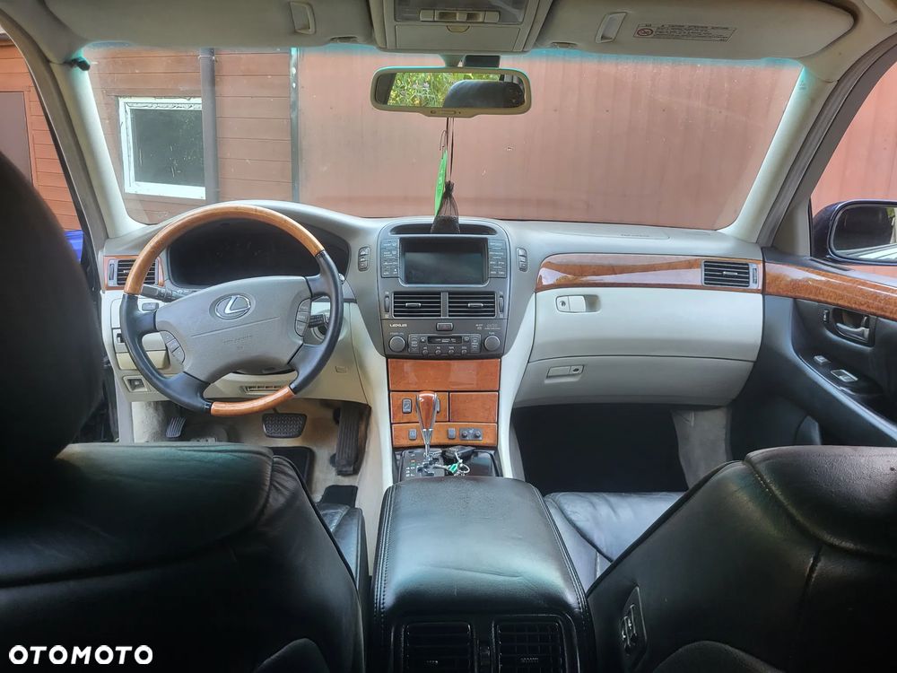 Lexus LS Prezydent - 25