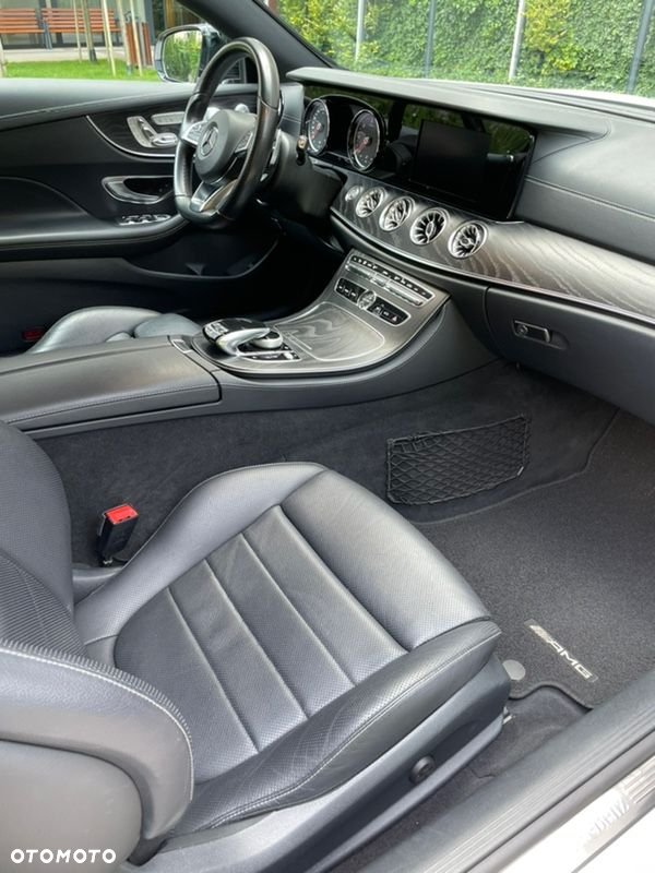 Mercedes-Benz Klasa E 220 d Coupe 4-Matic 9G-TRONIC - 27