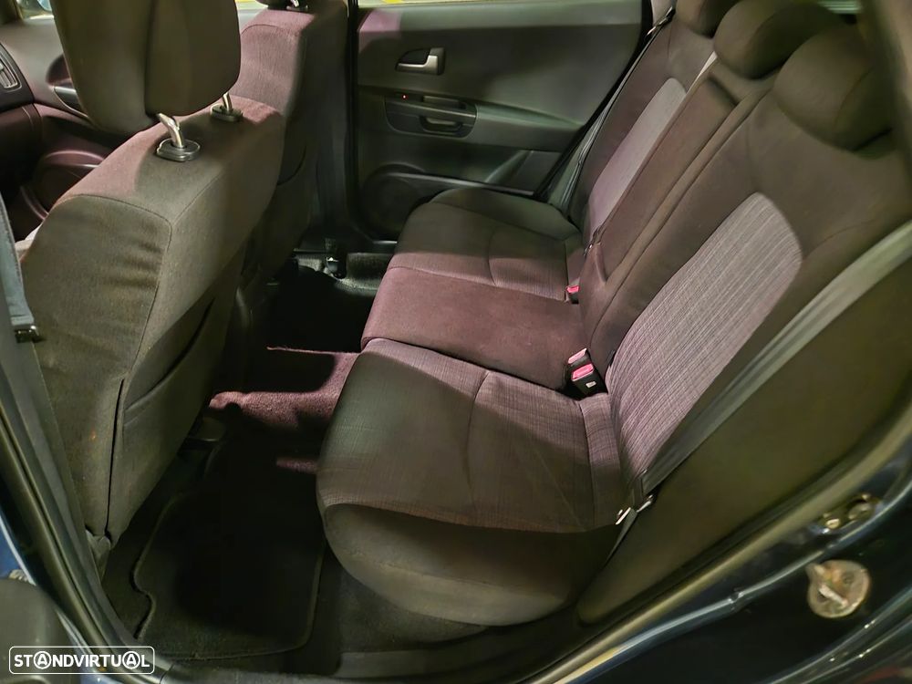 Kia Ceed SW 1.4 CVVT LX ISG - 32