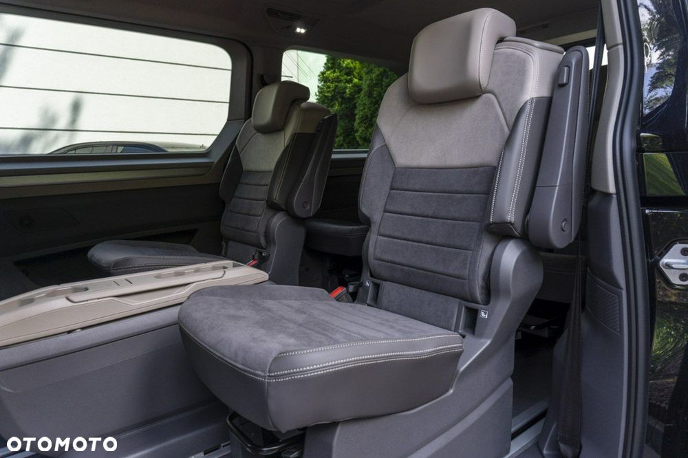 Volkswagen Multivan - 16