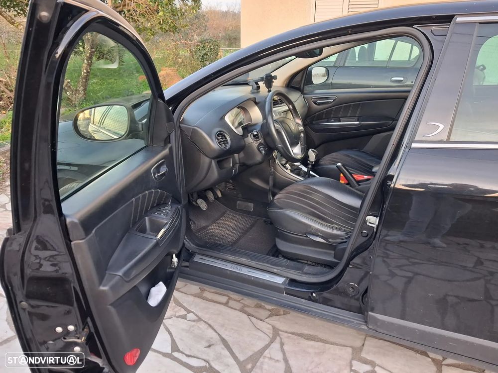 Lancia Delta 1.6 M-Jet Platinum - 13