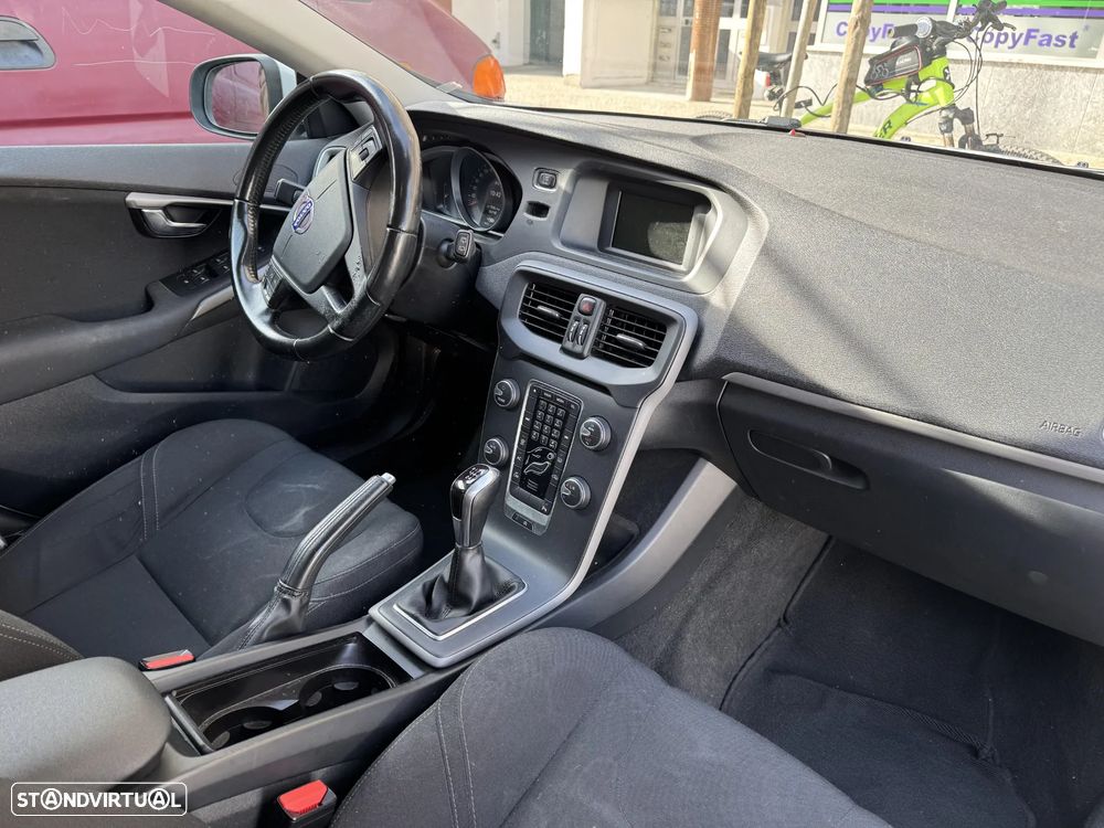 Volvo V40 1.6 D2 Momentum - 11