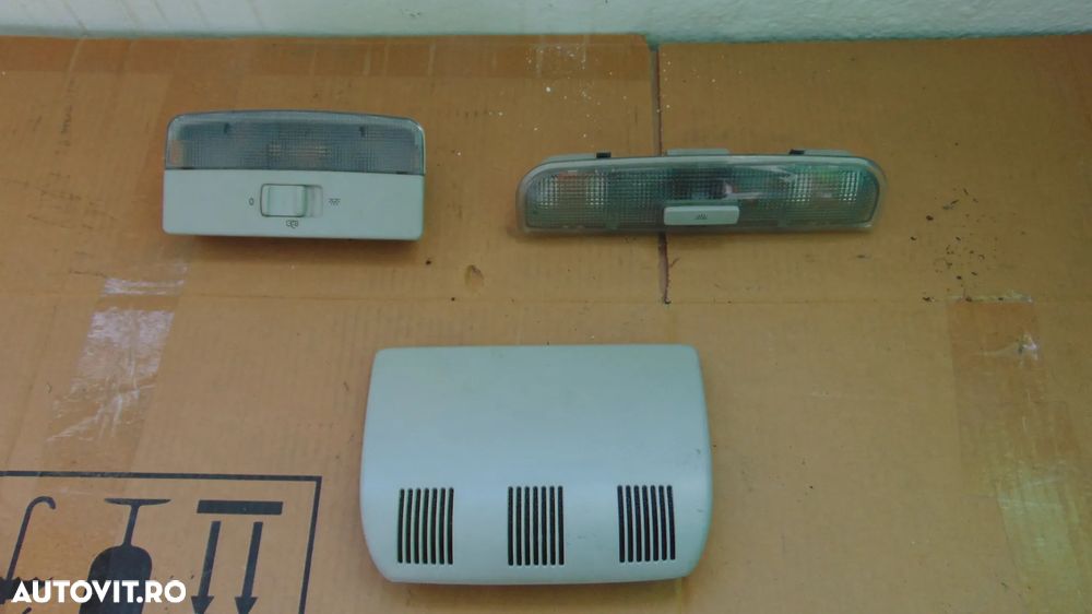 Becuri plafoniera,capac plafon Skoda Rapid an 2014 - 2