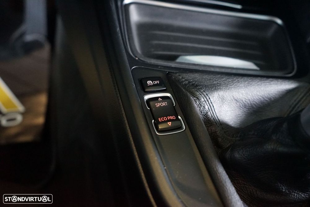 BMW 318 d Touring Line Sport - 30