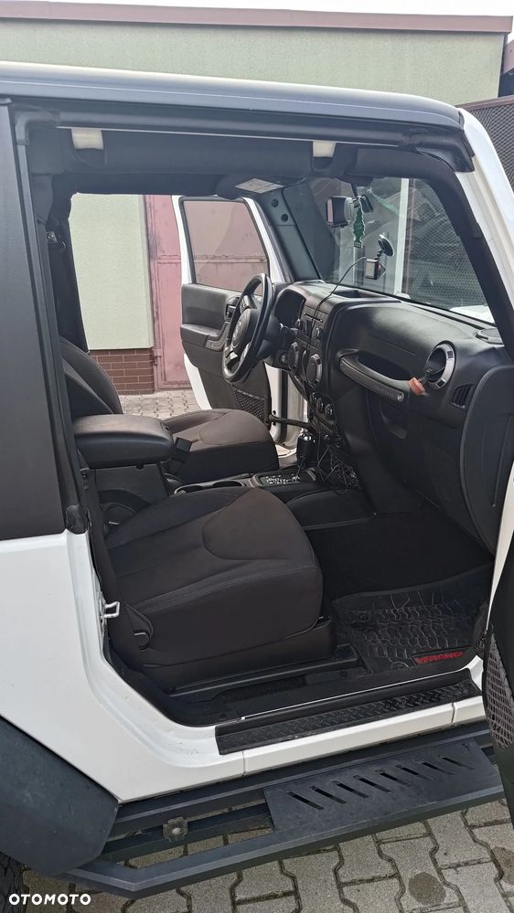 Jeep Wrangler - 13