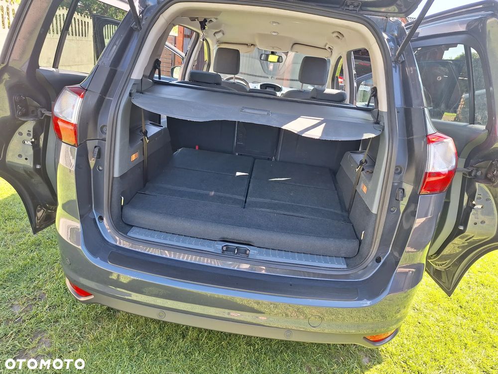 Ford Grand C-MAX - 12