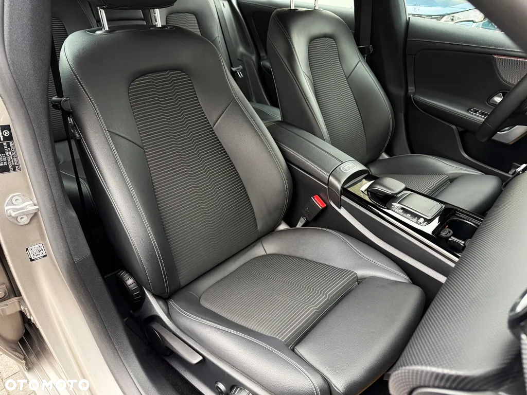 Mercedes-Benz CLA 200 d Shooting Brake 8G-DCT Progressive - 35