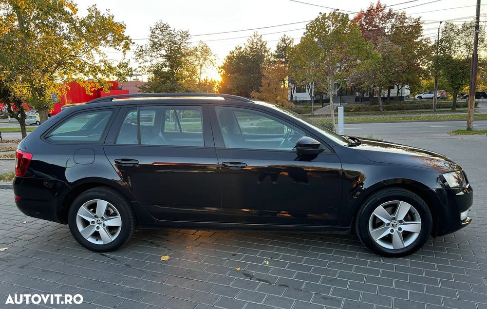 Skoda Octavia Combi 1.6 TDI Premium Edition - 11