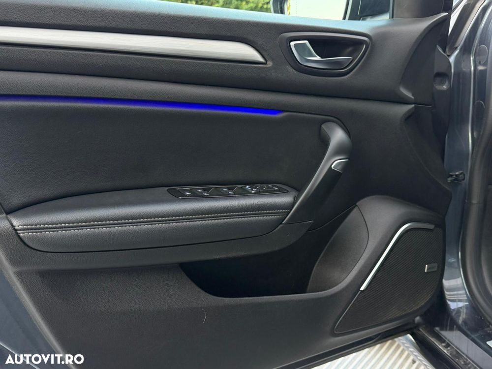 Renault Megane ENERGY TCe 140 EDC BOSE EDITION - 24