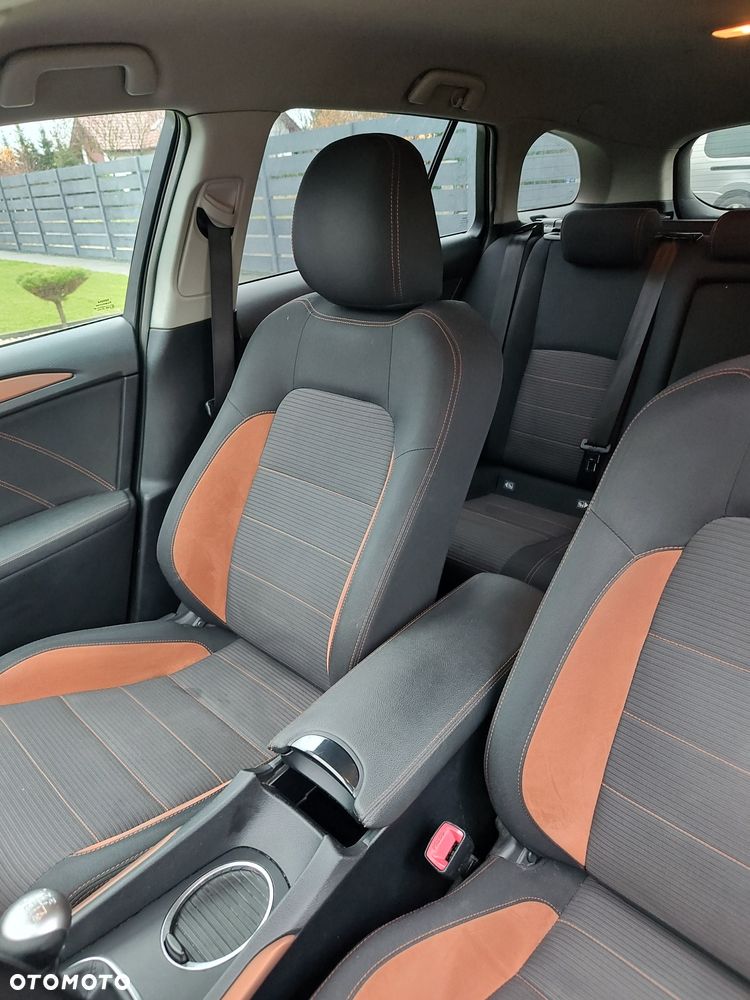 Toyota Avensis 2.0 D-4D Prestige - 4