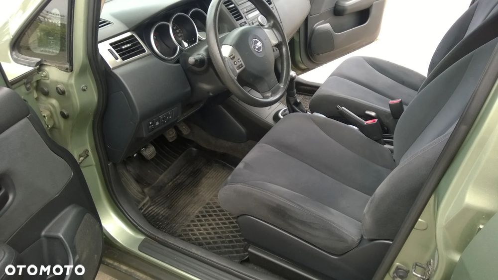 Nissan Tiida 1.6 Tekna - 10