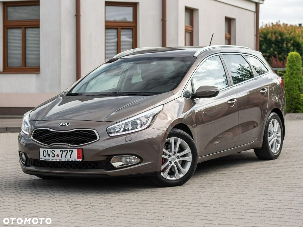 Kia Ceed 1.6 CRDi 128 Dream-Team Edition - 11