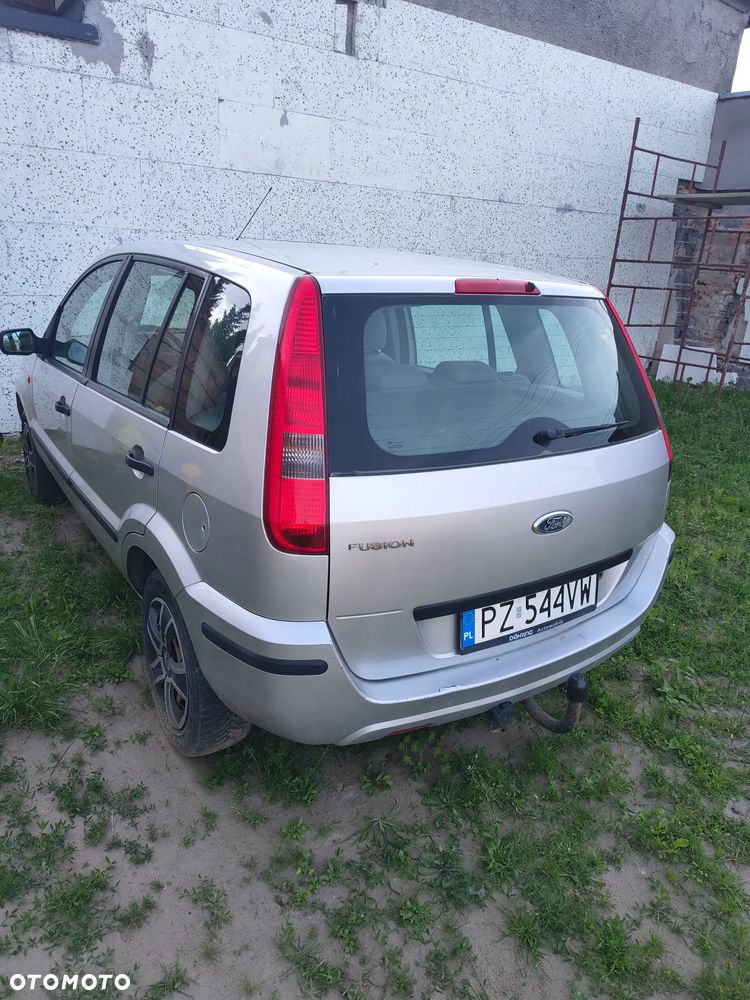 Ford Fusion 1.6 Elegance - 11