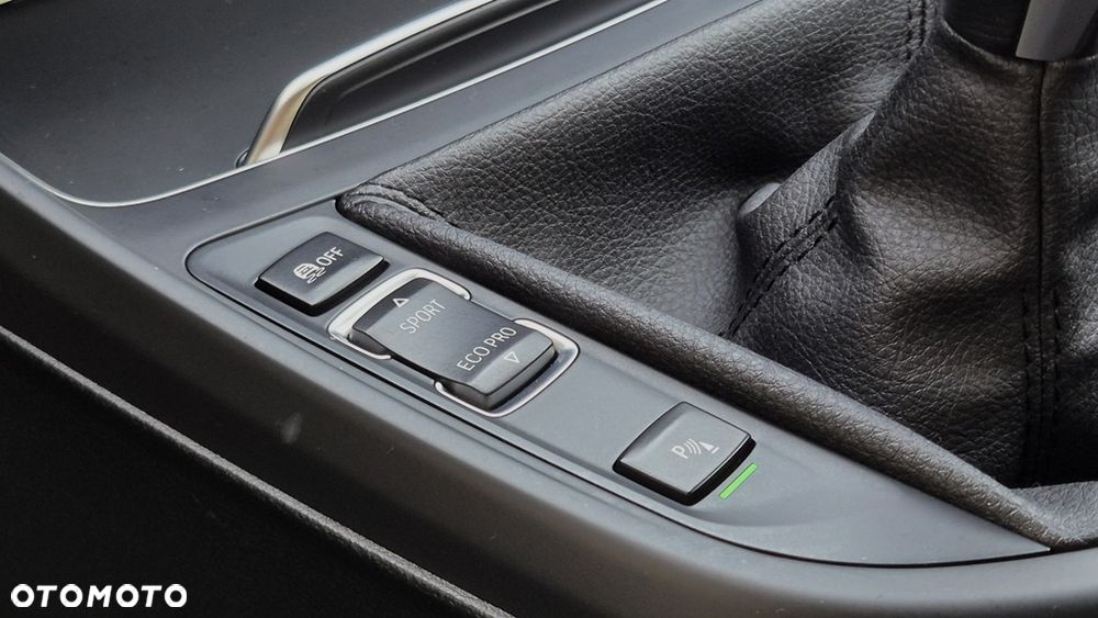 BMW Seria 1 116d Sport Line Shadow - 19