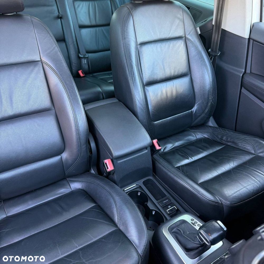 Volkswagen Tiguan - 14