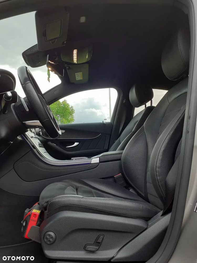 Mercedes-Benz GLC 300 d 4Matic 9G-TRONIC AMG Line - 19