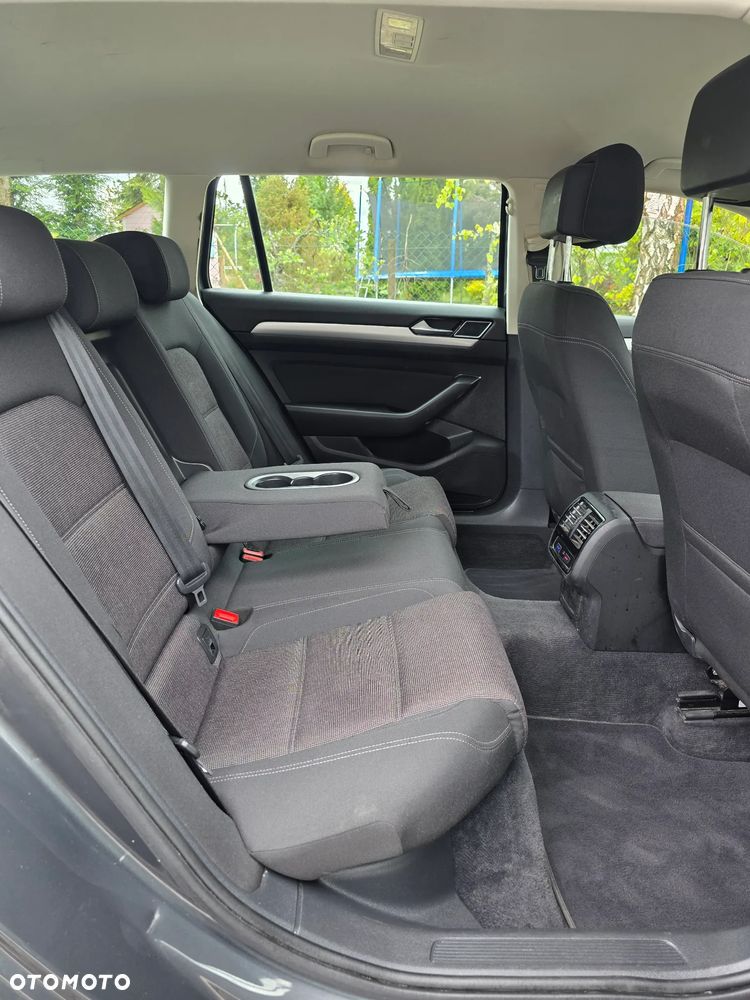 Volkswagen Passat 1.6 TDI (BlueMotion Technology) DSG Comfortline - 29