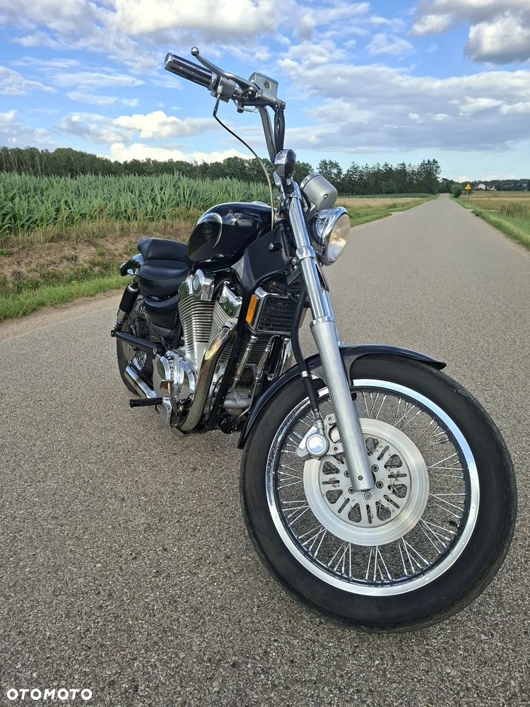 Suzuki Intruder - 2