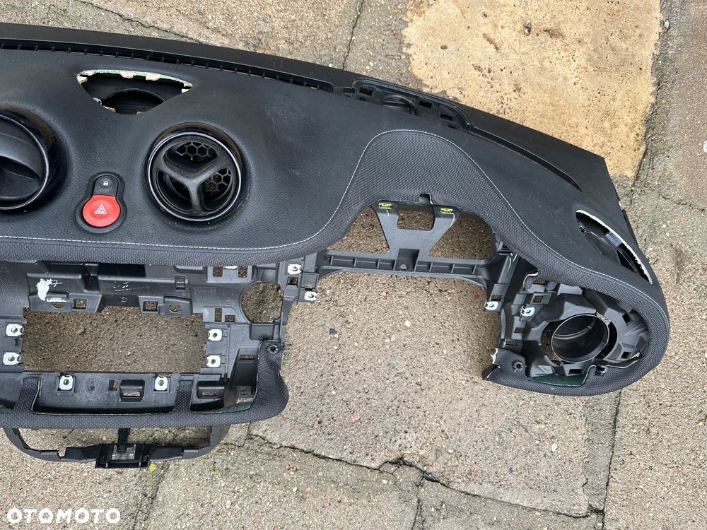 SMART 453  BRABUS skórzana konsola UK air bag poduszki kokpit deska pulpit Anglik nawiew dekor poduszka air bag pasażera - 10