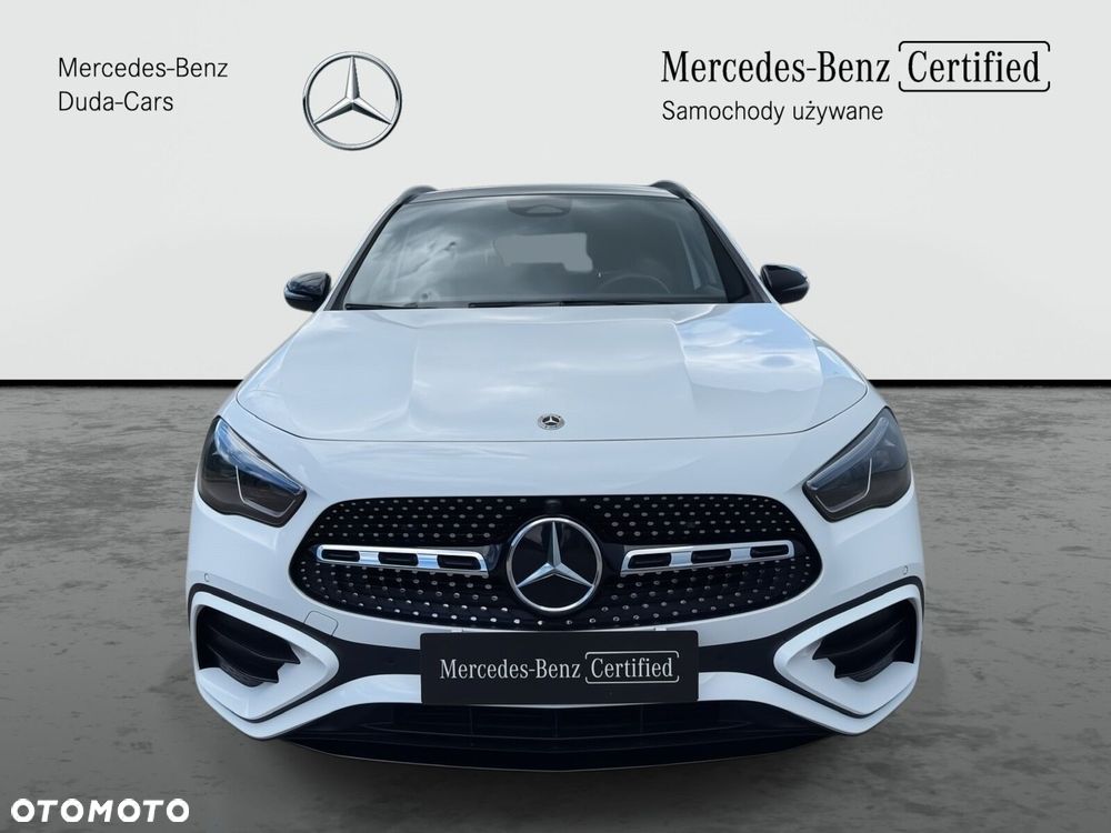 Mercedes-Benz GLA - 12