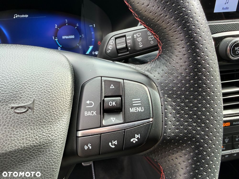 Ford Kuga 2.0 EcoBlue Hybrid ST-LINE X - 30