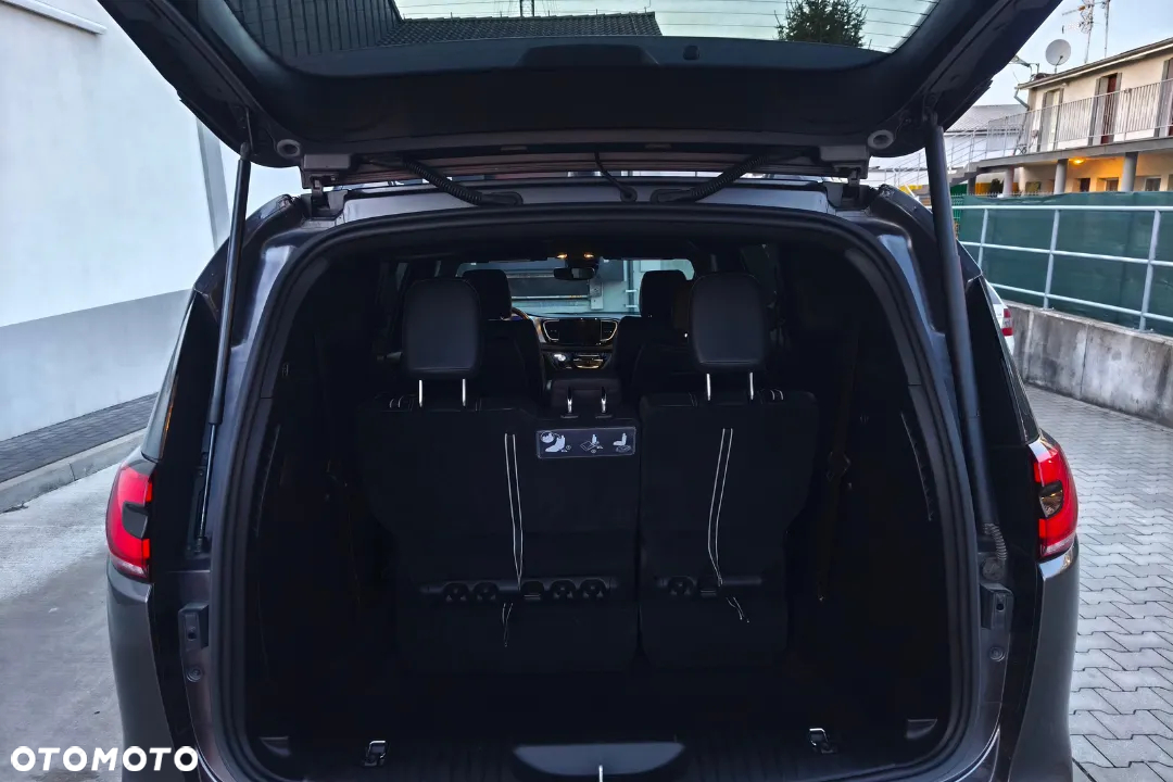 Chrysler Pacifica - 16