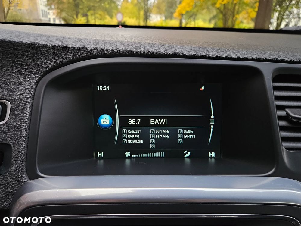 Volvo V60 D4 Drive-E Momentum - 33