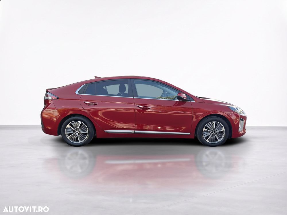 Hyundai IONIQ - 8