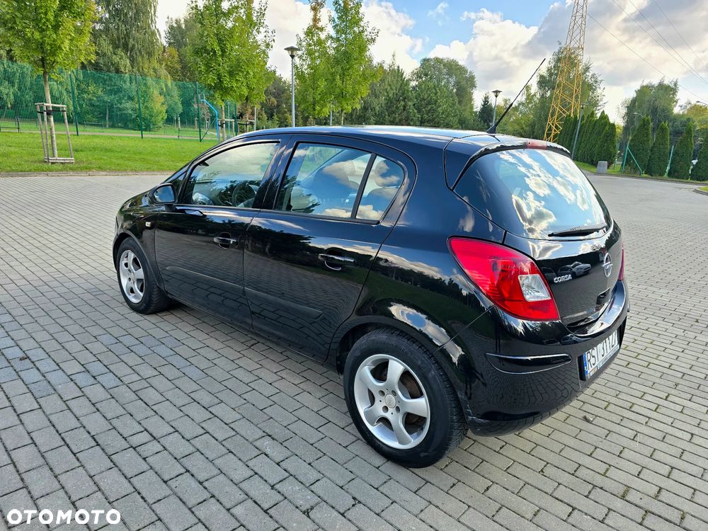 Opel Corsa 1.2 16V Edition - 4