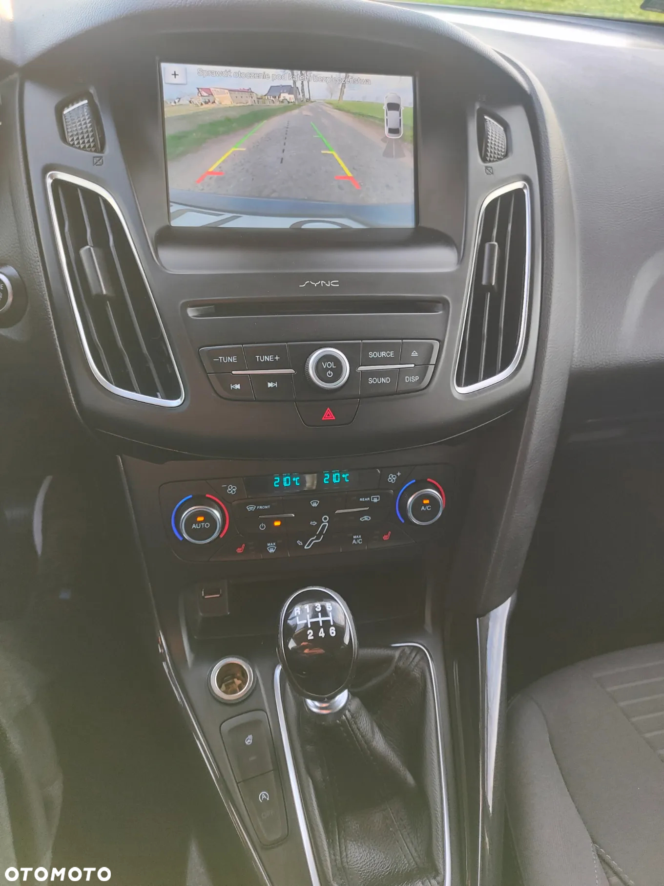 Ford Focus 1.5 EcoBlue Start-Stopp-System TITANIUM DESIGN - 16