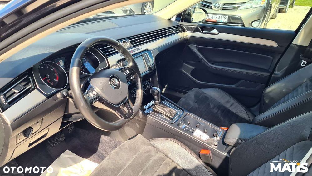 Volkswagen Passat - 32