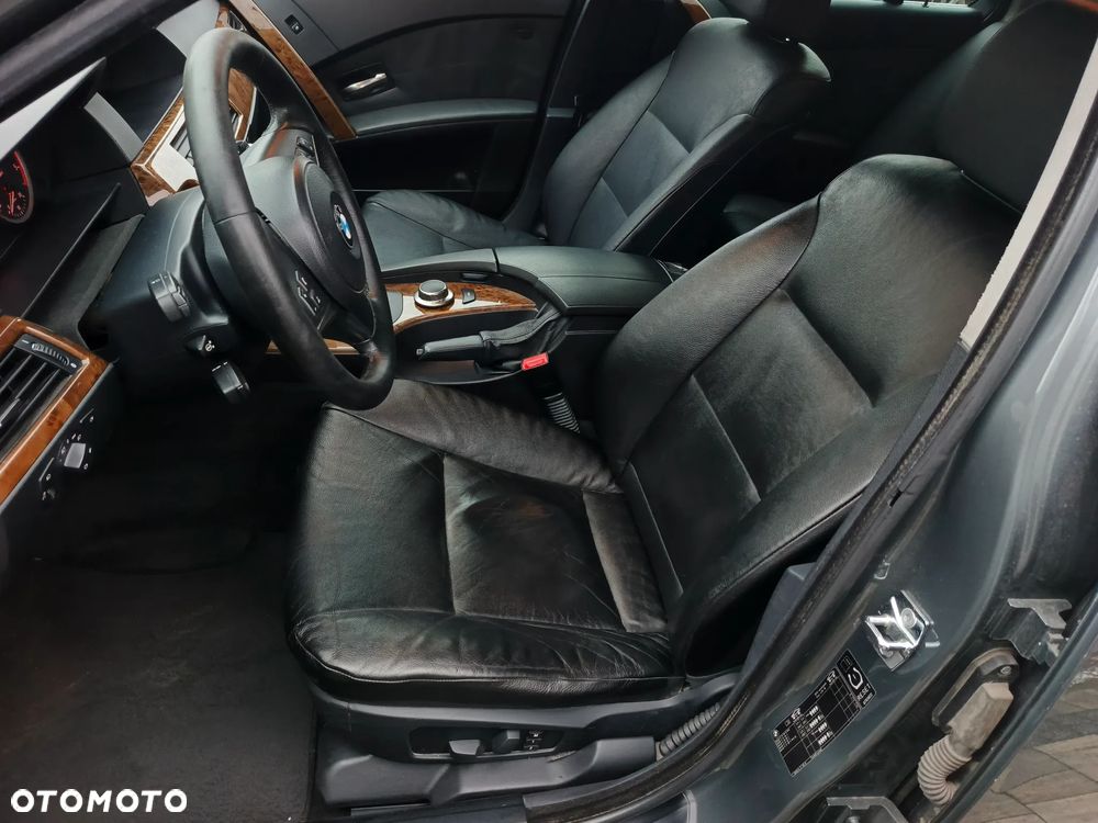 BMW Seria 5 530xd - 32